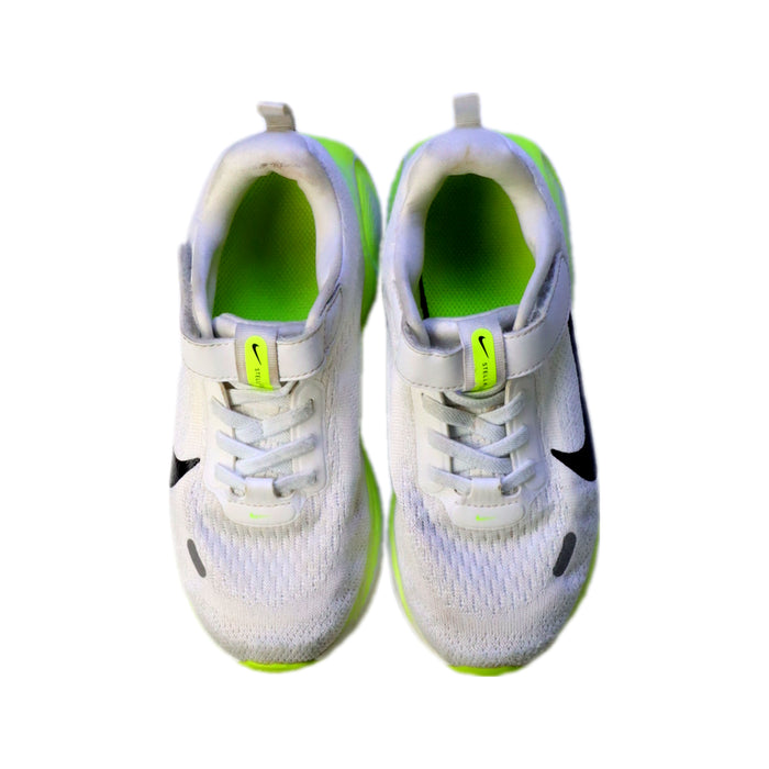 A White Sneakers from Nike in size 6T for neutral. (Back View)