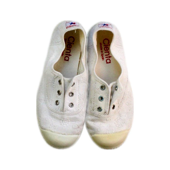A White Slip Ons from Cienta in size 6T for girl. (Back View)