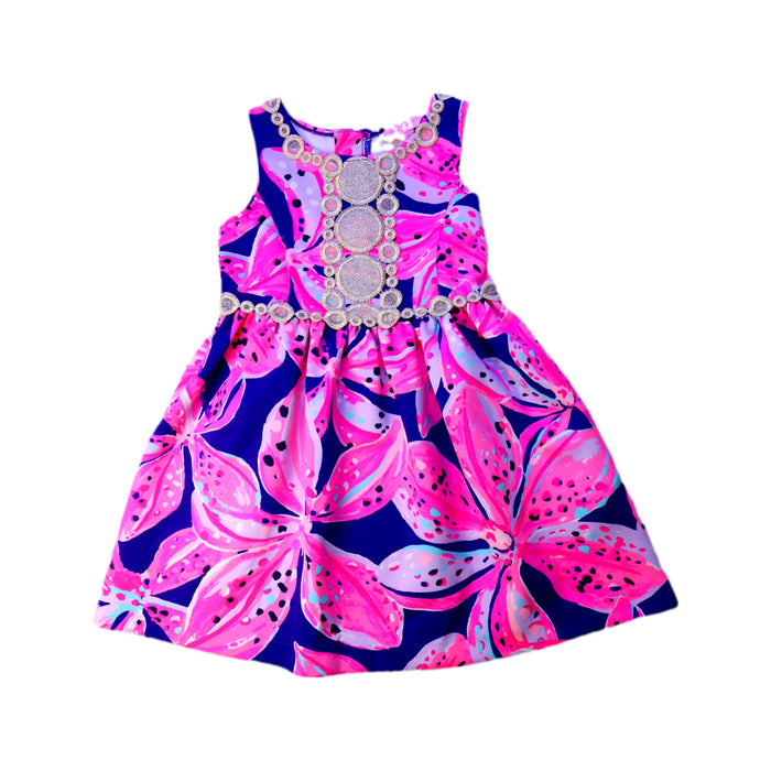 A Pink Sleeveless Dresses from Lilly Pulitzer in size 4T for girl. (Front View)