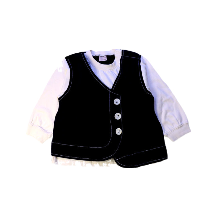 A White Pants Sets from Petit Main in size 18-24M for boy. (Front View)