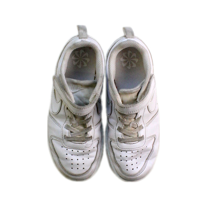 A White Sneakers from Nike in size 6T for neutral. (Back View)