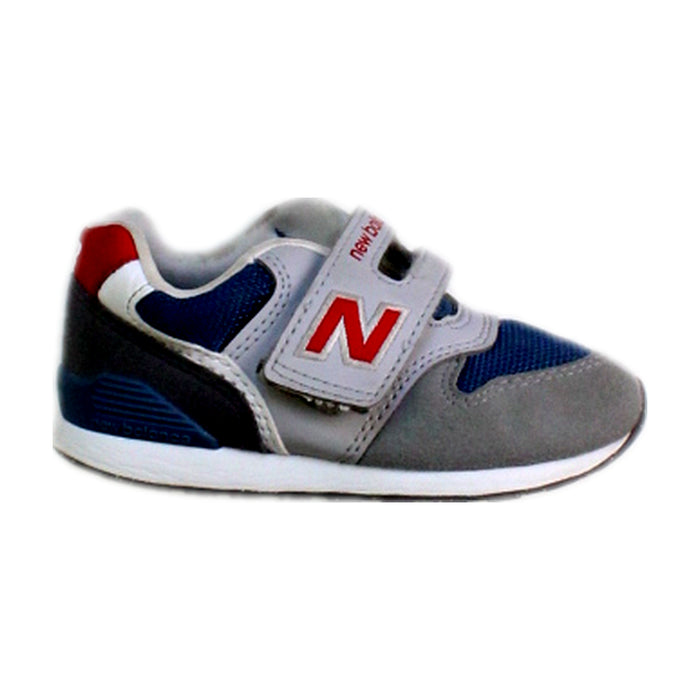 A Grey Sneakers from New Balance in size 3T for boy. (Front View)