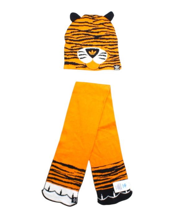 A Orange Scarves from Adidas in size 2T for boy. (Front View)