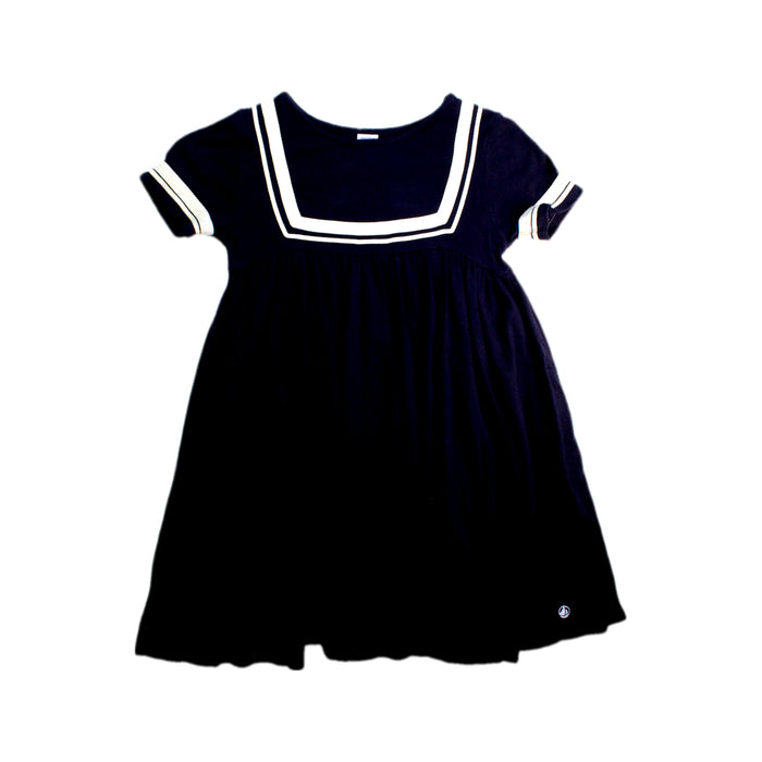 A Black Short Sleeve Dresses from Petit Bateau in size 6T for girl. (Front View)