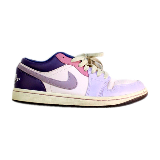 A Purple Sneakers from Air Jordan in size 12Y for girl. (Front View)