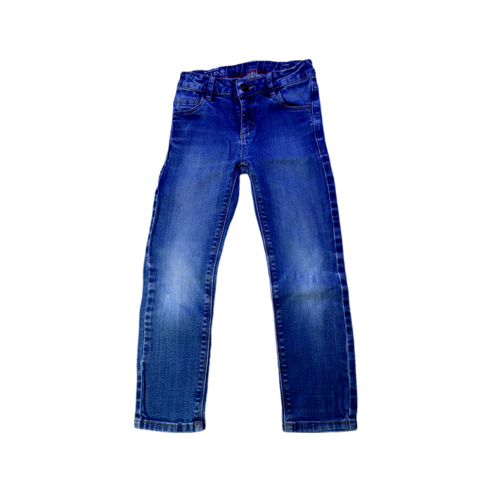 A Blue Jeans from Monoprix in size 5T for boy. (Front View)