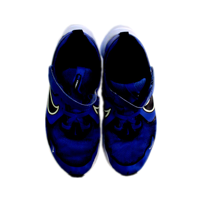 A Blue Sneakers from Nike in size 7Y for boy. (Back View)