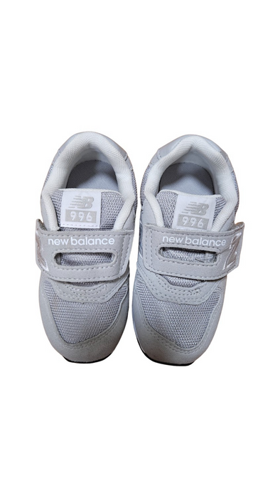 A Grey Sneakers from New Balance in size 3T for neutral. (Back View)