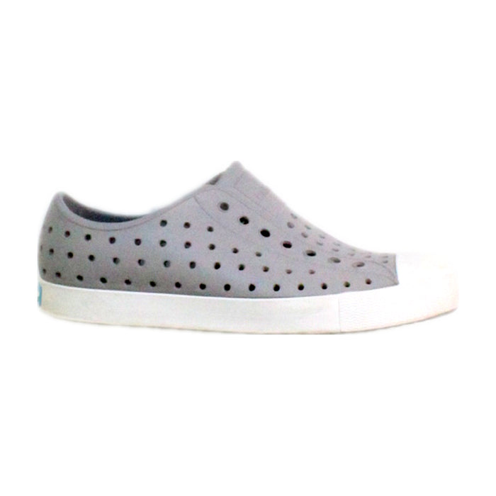 A Grey Sneakers from Native Shoes in size 7Y for neutral. (Front View)