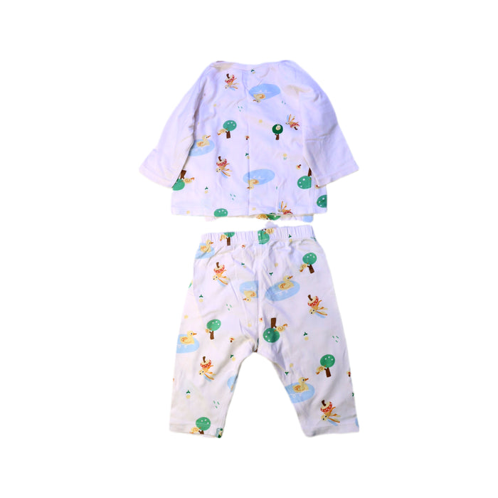 A White Pants Sets from Balabala in size 3-6M for boy. (Back View)