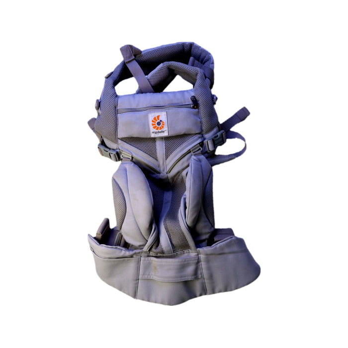 A Grey Baby Carriers from Ergobaby in size O/S for neutral. (Front View)