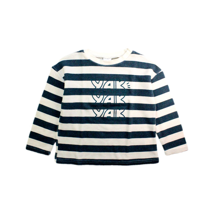 A White Crewneck Sweatshirts from Wynken in size 4T for boy. (Front View)