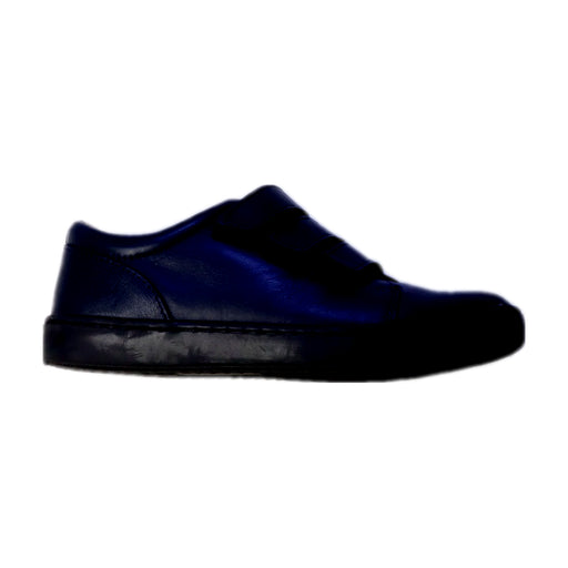 A Navy Sneakers from Jacadi in size 5T for boy. (Front View)