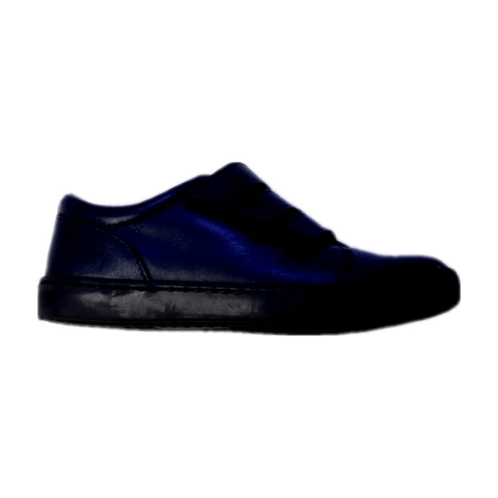 A Navy Sneakers from Jacadi in size 5T for boy. (Front View)