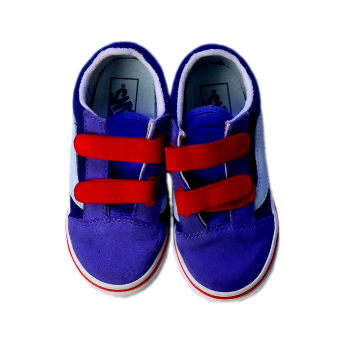 A Purple Sneakers from Vans in size 4T for boy. (Back View)