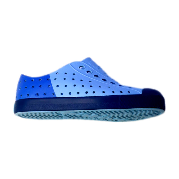 A Blue Aqua Shoes from Native Shoes in size 4T for neutral. (Front View)