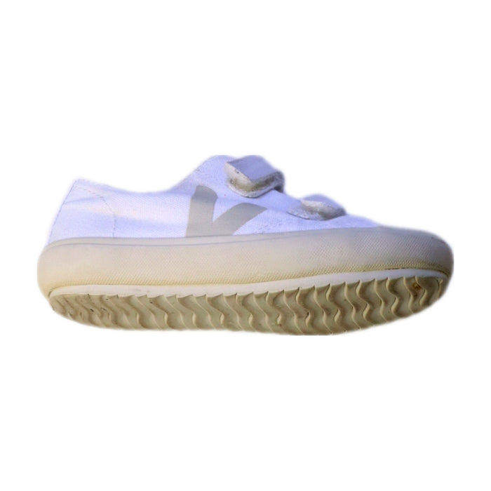 A White Sneakers from Veja in size 3T for neutral. (Front View)
