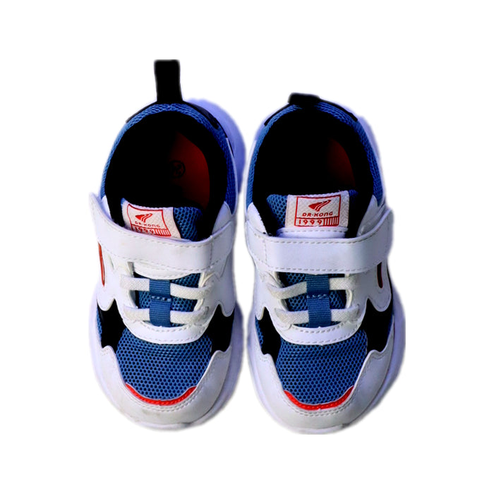 A White Sneakers from Dr. Kong in size 3T for neutral. (Back View)