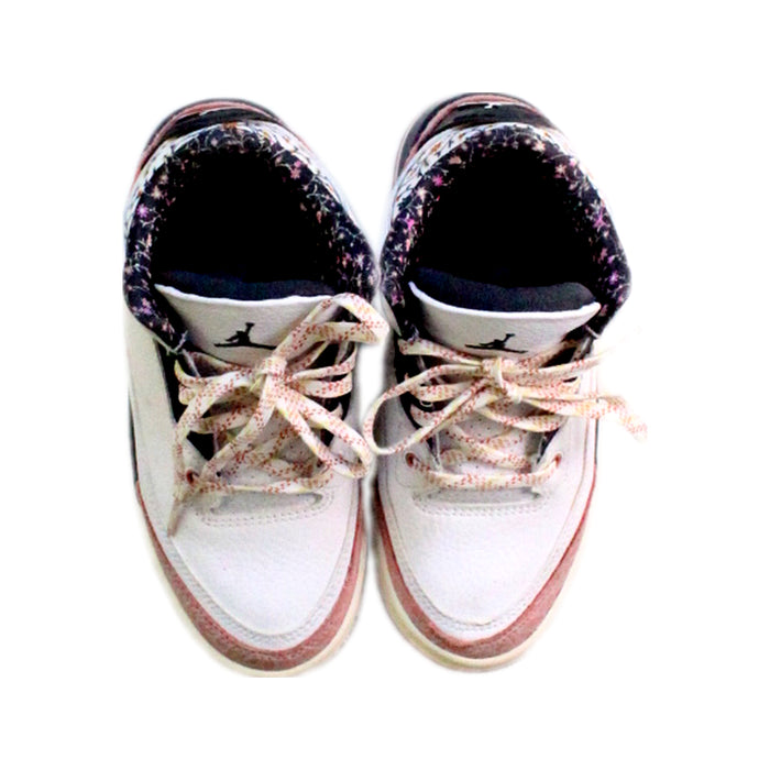 A White Sneakers from Air Jordan in size 6T for girl. (Back View)