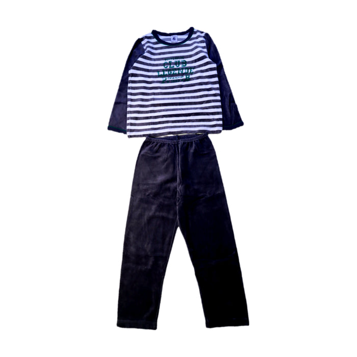 A Navy Pyjama Sets from Petit Bateau in size 6T for boy. (Front View)
