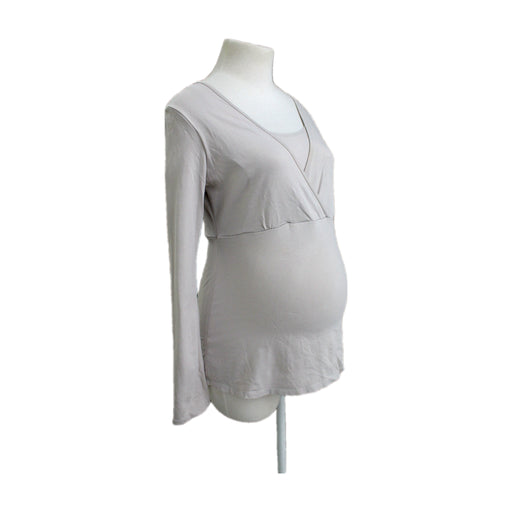 A Ivory Long Sleeve Tops from Mothers en Vogue in size Maternity-S for maternity. (Front View)