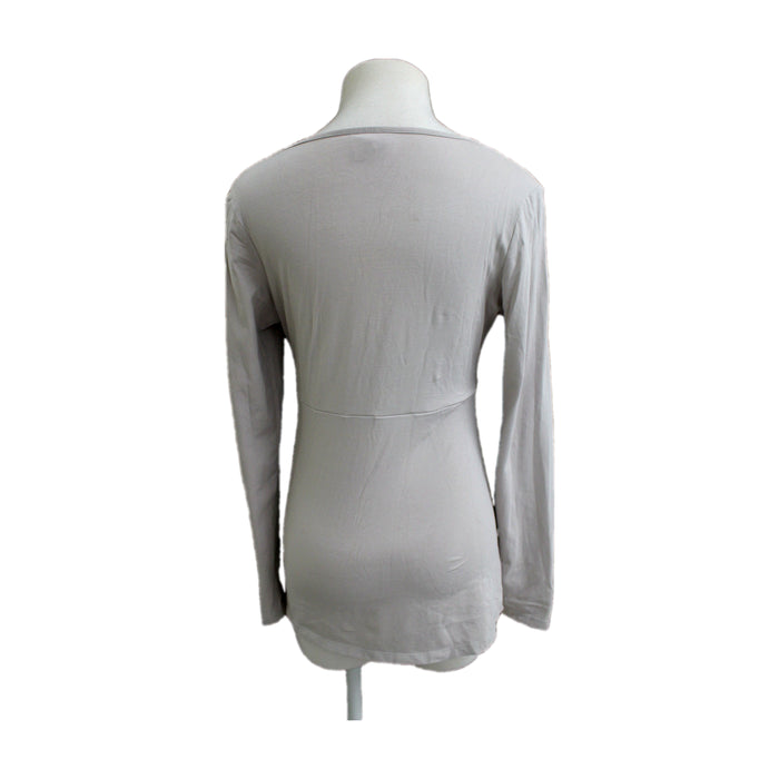 A Ivory Long Sleeve Tops from Mothers en Vogue in size Maternity-S for maternity. (Back View)