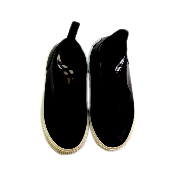 A Black Rain Boots from Burberry in size 3T for boy. (Back View)