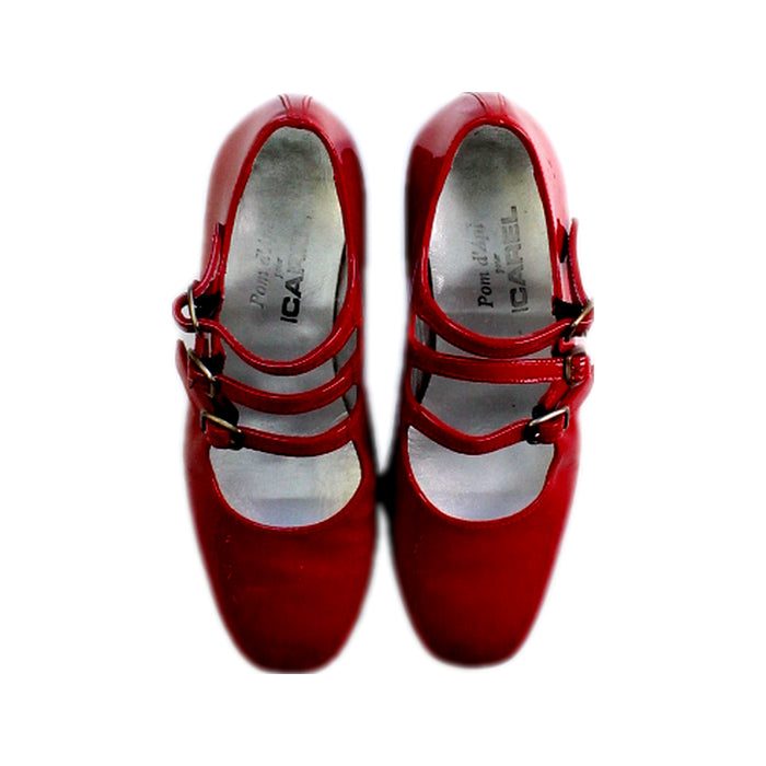 A Red Flats from Carel in size 5T for girl. (Back View)