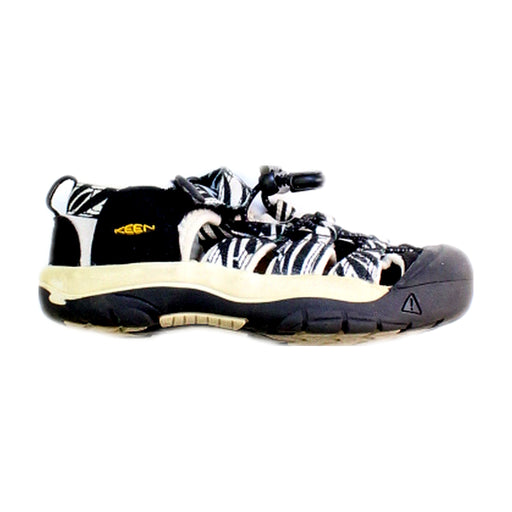 A Black Sandals from Keen in size 5T for neutral. (Front View)