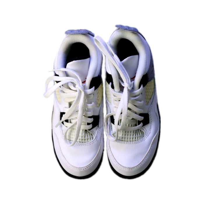 A White Sneakers from Air Jordan in size 6T for boy. (Back View)
