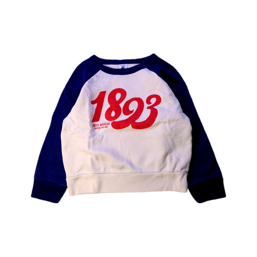 A White Crewneck Sweatshirts from Petit Bateau in size 6T for neutral. (Front View)