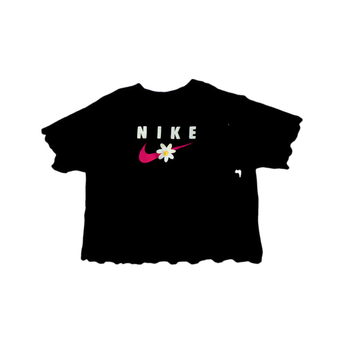 A Black Short Sleeve T Shirts from Nike in size 8Y for girl. (Front View)