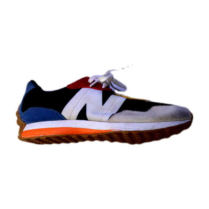 A Multicolour Sneakers from New Balance in size 10Y for neutral. (Front View)