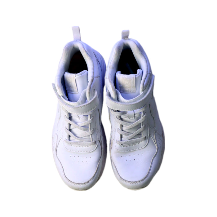 A White Sneakers from Dr. Kong in size 13Y for neutral. (Back View)
