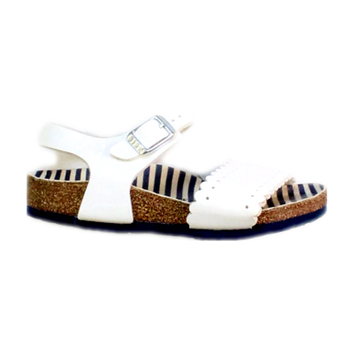 A White Sandals from Birkenstock in size 4T for girl. (Front View)