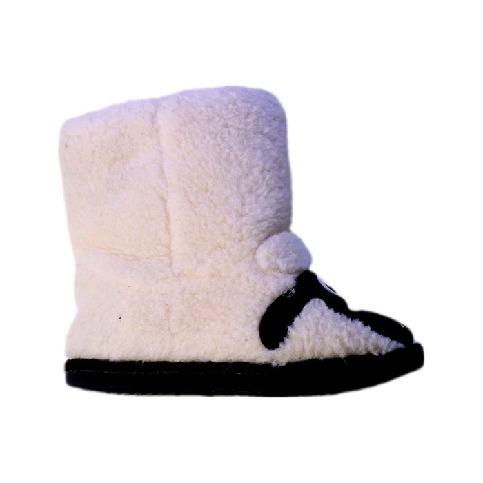 A Black Booties from EMU Australia in size 5T for neutral. (Front View)