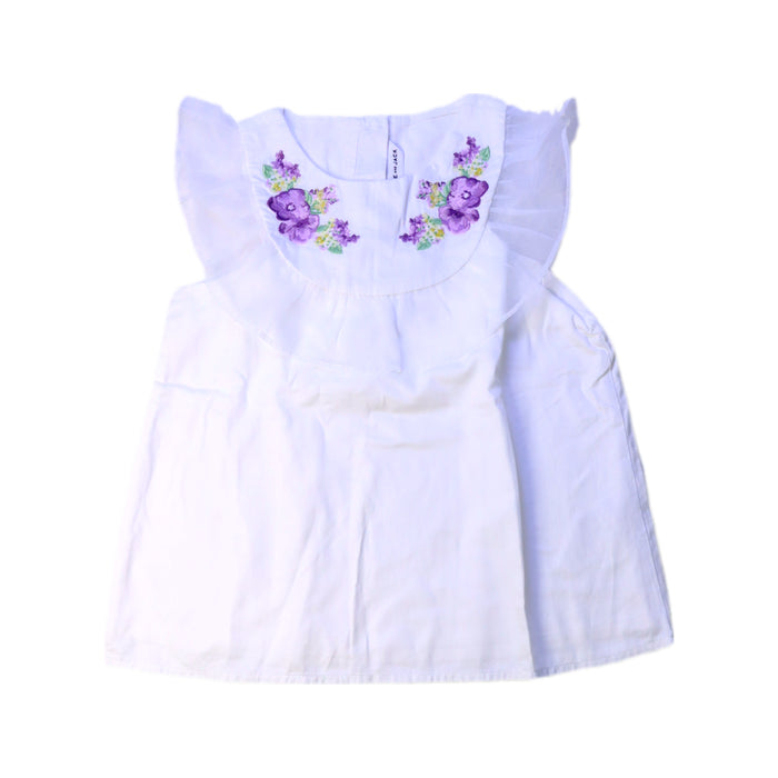 A White Sleeveless Tops from Janie & Jack in size 5T for girl. (Front View)