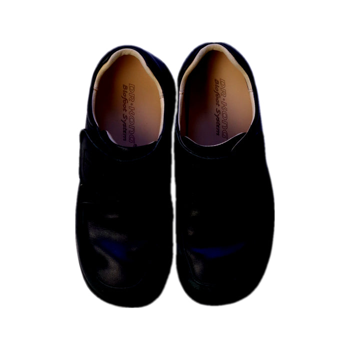 A Black Dress Shoes from Dr. Kong in size 7Y for boy. (Back View)