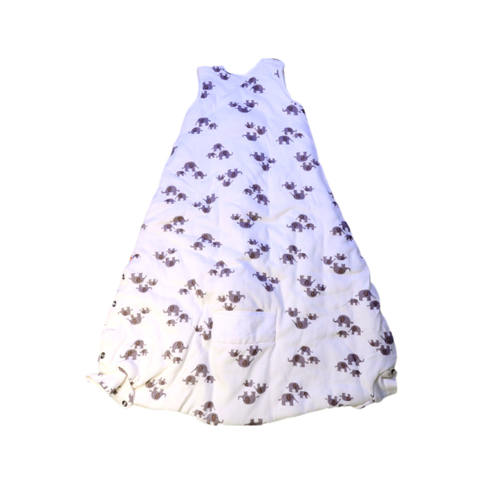 A White Sleepsacs from Ergobaby in size 6-12M for neutral. (Back View)