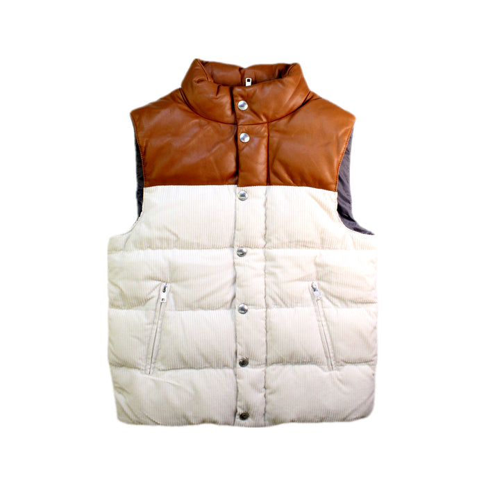 A Brown Outerwear Vests from Brunello Cucinelli in size 10Y for boy. (Front View)