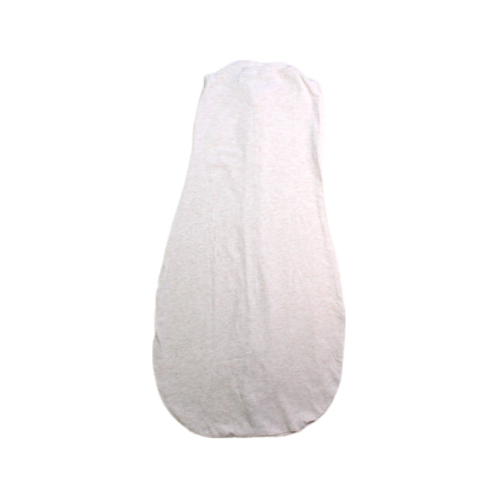 A Ivory Sleepsacs from ErgoPouch in size 0-3M for neutral. (Back View)