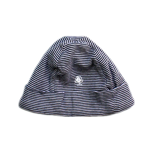 A Black Beanies from Petit Bateau in size 12-18M for boy. (Front View)