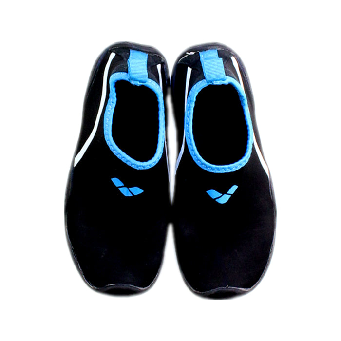 A Black Aqua Shoes from Arena in size 7Y for boy. (Back View)