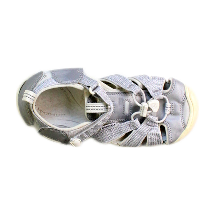 A Grey Sandals from Keen in size 7Y for girl. (Front View)