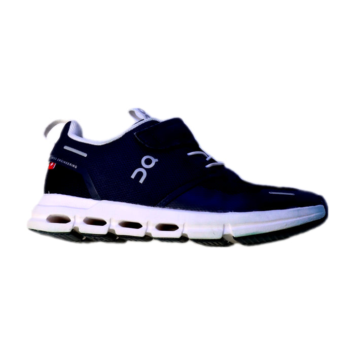 A Navy Sneakers from On in size 7Y for neutral. (Front View)