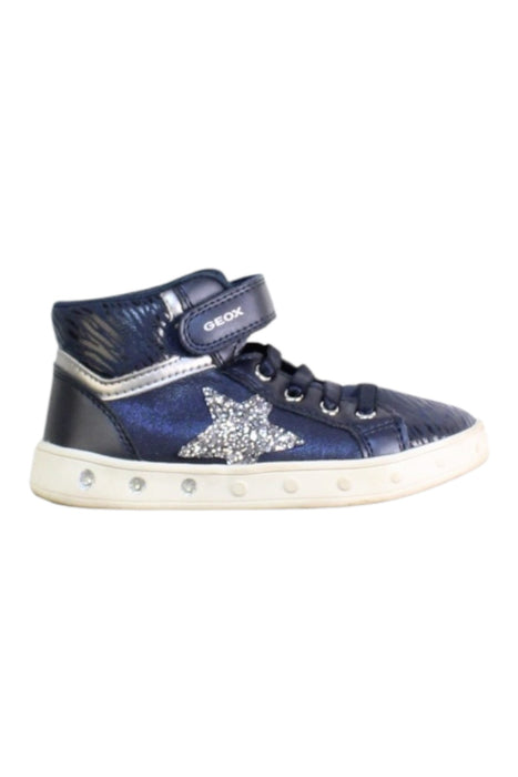 A Navy Sneakers from Geox in size 5T for girl. (Front View)