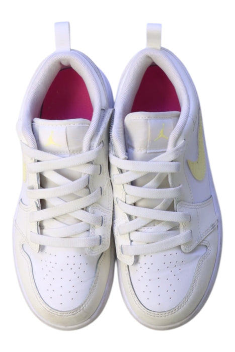 A White Sneakers from Air Jordan in size 10Y for neutral. (Back View)