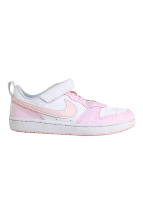 A Pink Sneakers from Nike in size 7Y for girl. (Front View)