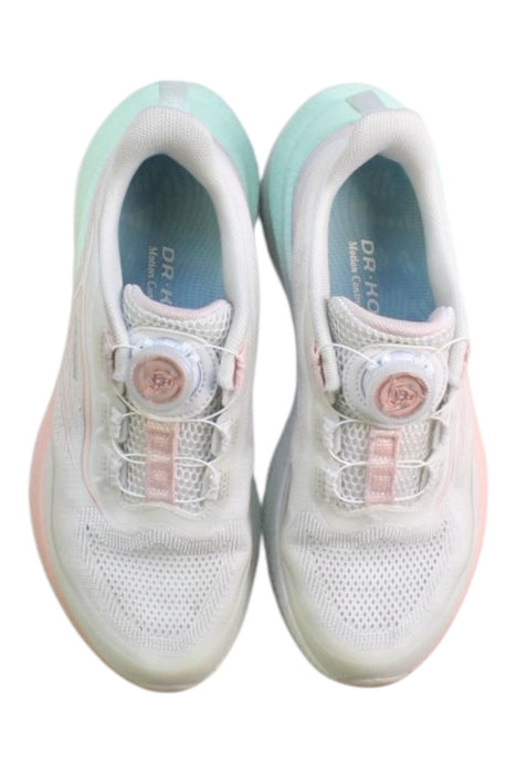 A White Sneakers from Dr. Kong in size 11Y for girl. (Back View)