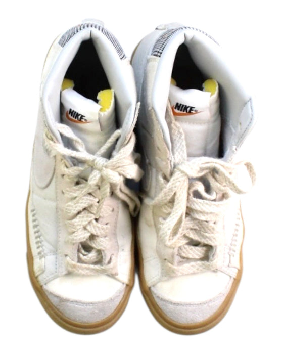 A White Sneakers from Nike in size 11Y for boy. (Back View)